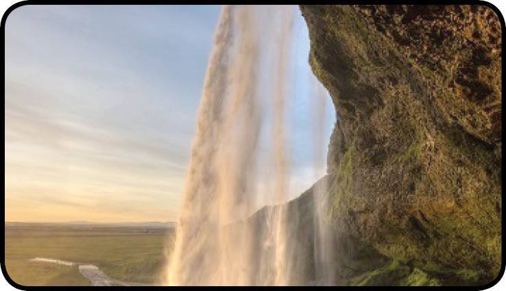 آبشار باشکوه سالیالندزفاس در ایسلند