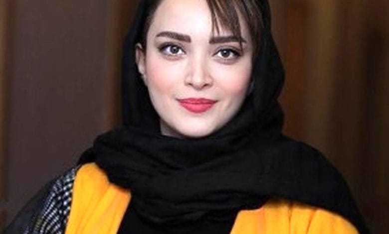 بوسه‌های تمام‌نشدنی و سخنرانی جنجالی بهنوش طباطبایی در جشن حافظ