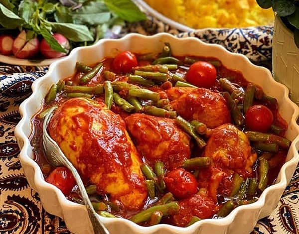 طرز تهیه خورش لوبیا سبز با مرغ تکه ای خوشمزه و مجلسی