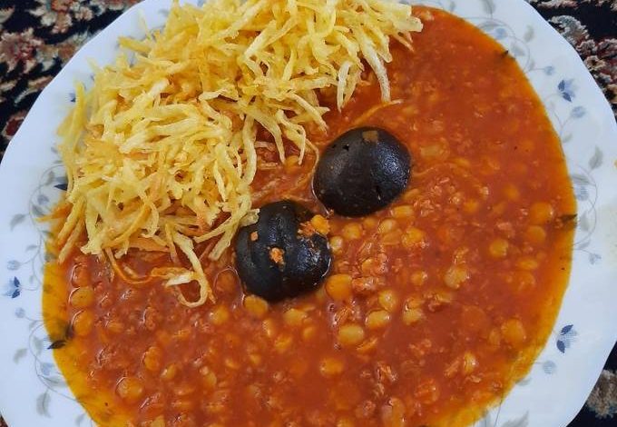 طرز تهیه قیمه رشتی با گوشت چرخ کرده