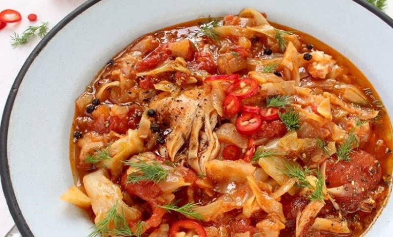 طرز تهیه خورش کلم برگ زعفرانی با گوشت و آلو