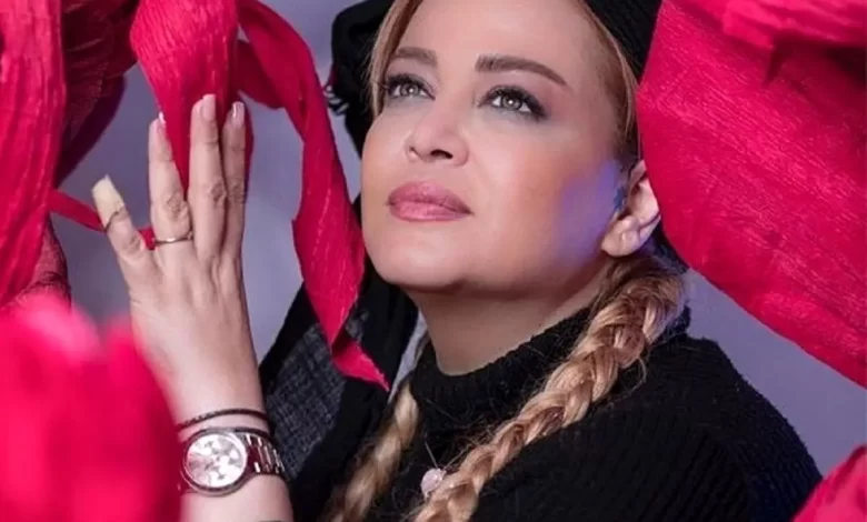 بهاره رهنما با تم طلایی تولد گرفت+عکس