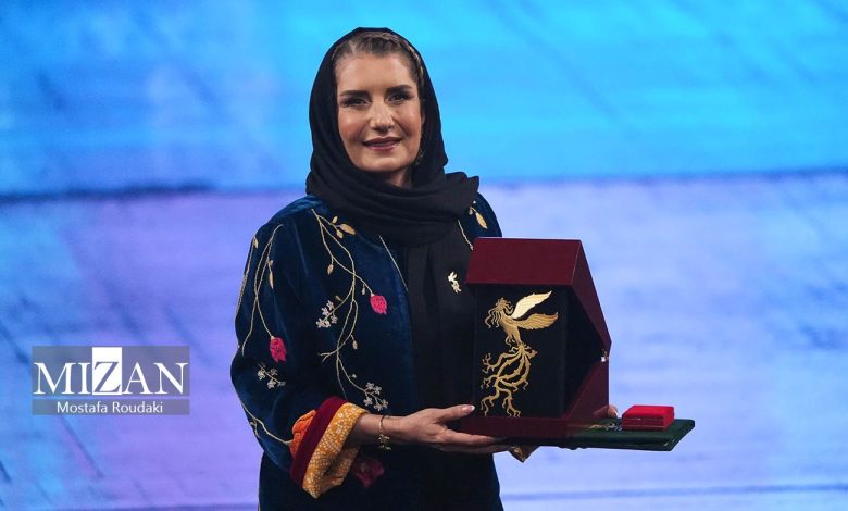 ارادت خاص فریبا کوثری به زنان سیستانی و هنر سوزن دوزی+فیلم