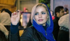 سپیده خداوردی در جمع تیم دارت هنرمندان+تصویر