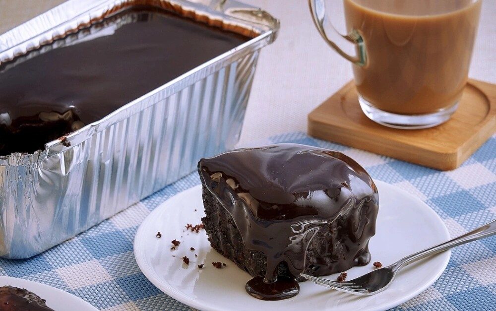 طرز تهیه کیک خیس شکلاتی کافه‌ای مخصوص روز دختر