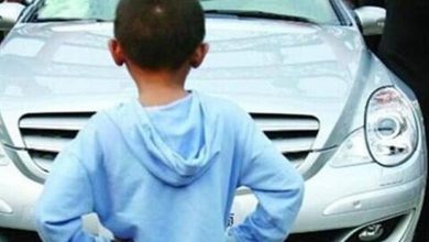 صحنه دلخراش تصادف کودک دو ساله با ماشین+ فیلم