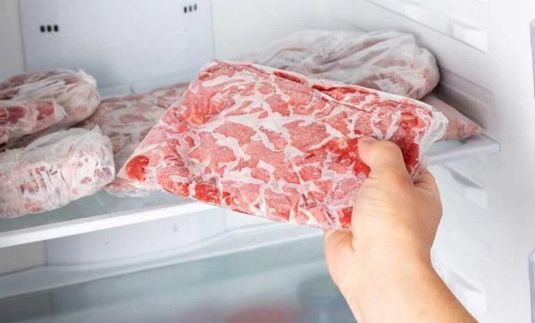 چند اشتباه رایج در فریز کردن گوشت؛ چطور از خراب شدن آن جلوگیری کنیم؟