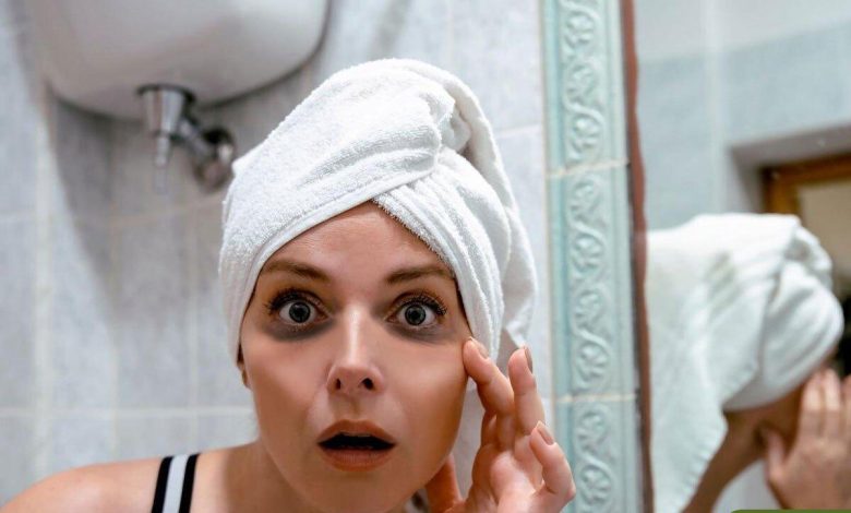 شش راهحل برای از بین بردن پف و تیرگی زیر چشم
