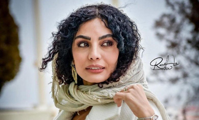 صحرا اسداللهی: این کاغذ یکی از با ارزش ترین اموال من محسوب میشه