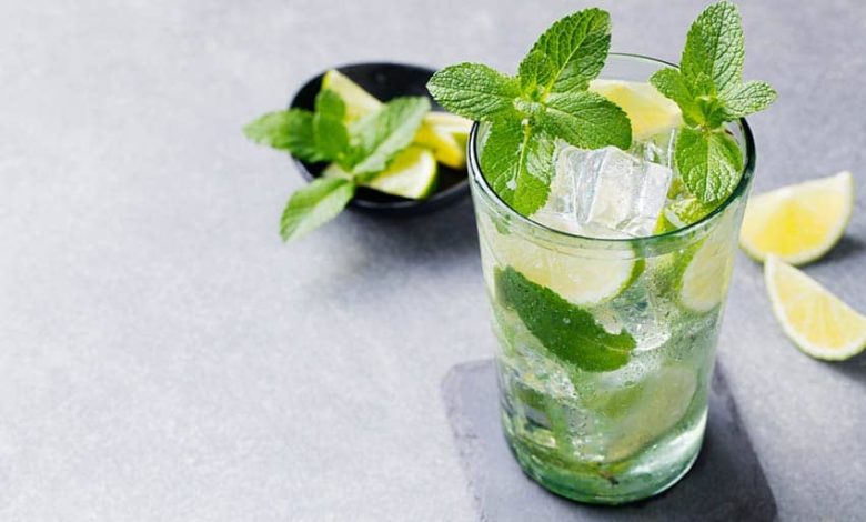 طرز تهیه موهیتو خنک برای روزاهای گرم تابستان+فیلم