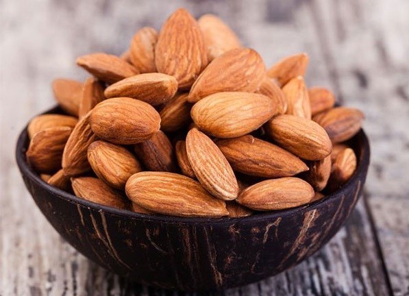 با خواص درمانی بادام آشنا شوید؛ یک آجیل، چند فایده