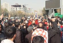 اعتراض متفاوت یک دختر پرسپولیسی به درویش؛ بنری که همه را غافلگیر کرد + عکس