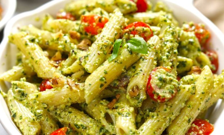 طرز تهیه پاستا با سس ریحان و مرغ آسان و سریع با طعم عالی