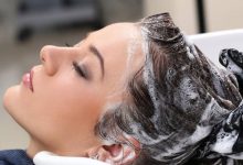 چگونه رنگ موی مشکی پرکلاغی را پاک کنیم؟ ۱۰ راهکار مؤثر و ایمن