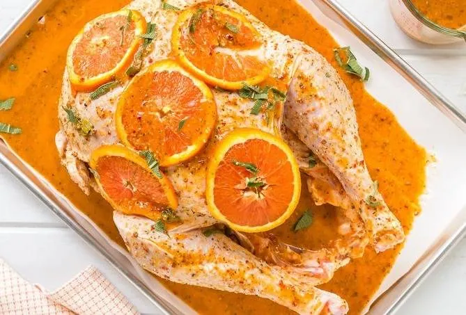 ادویه‌ها برای مزه‌دار کردن مرغ