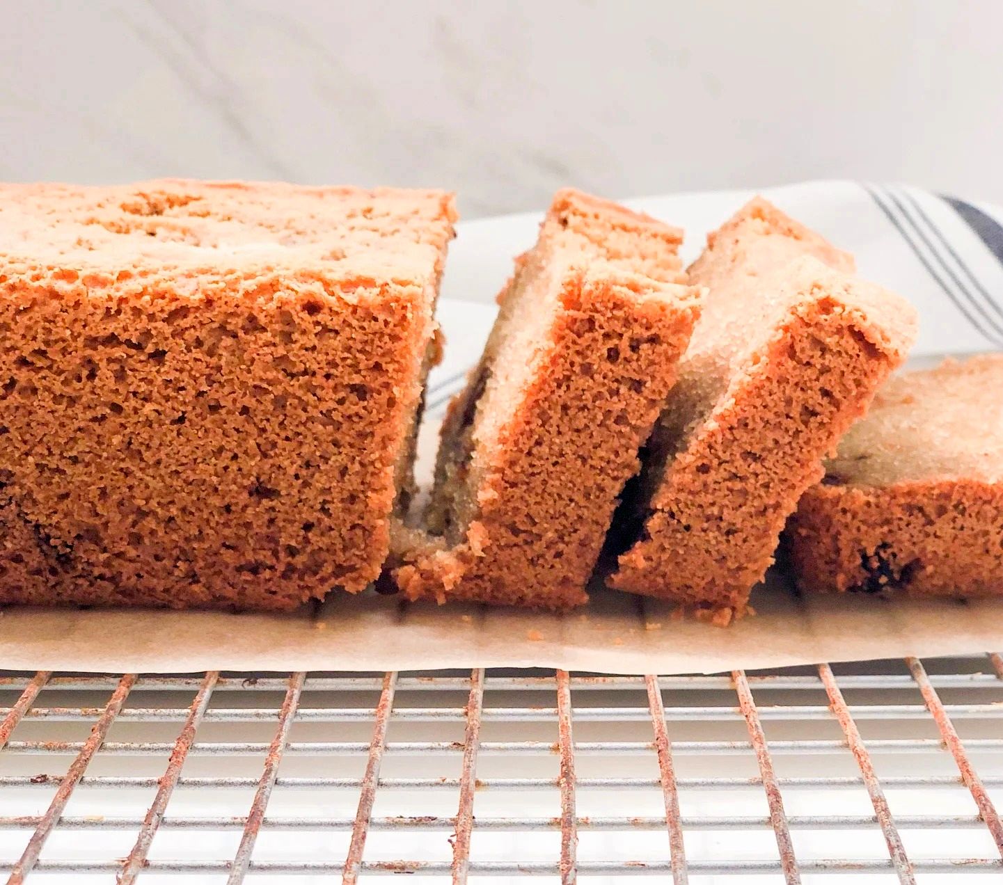 کیک خرما و گردو؛ یک انتخاب بی‌نظیر برای عصرانه دلچسب!