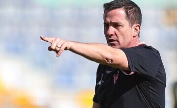 نیلوفر پارسا